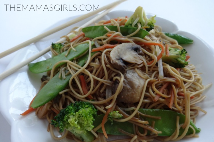 Meatless Chow Mein -- themamasgirls.com